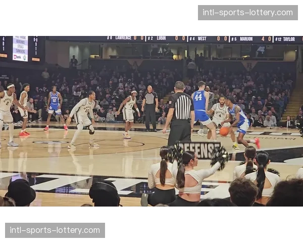 NCAA大学棒球:范德堡大学投手完封对手,防御率降至0.89