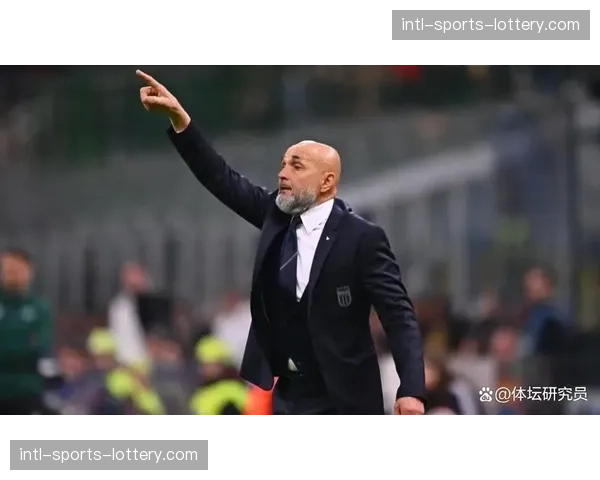 战术评论:斯帕莱蒂在那不勒斯变阵三后卫,效果立竿见影